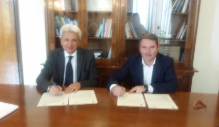 Siglato il protocollo d’intesa tra la Provincia di Brescia e la Prefettura per lo svolgimento del referendum consultivo provinciale relativo al servizio idrico integrato Siglato il protocollo d’intesa tra la Provincia di Brescia e la Prefettura per lo svolgimento del referendum consultivo provinciale relativo al servizio idrico integrato