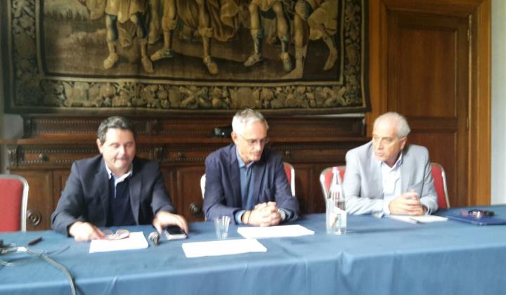 da sinistra: Mottinelli - Presidente Provincia di Brescia, Bosone - Presidente Provincia di Pavia e Scanagatti Presidente ANCI Lombardia da sinistra: Mottinelli - Presidente Provincia di Brescia, Bosone - Presidente Provincia di Pavia e Scanagatti Presidente ANCI Lombardia